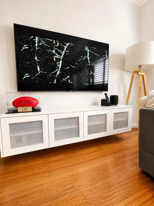 Floating media unit with glass doors